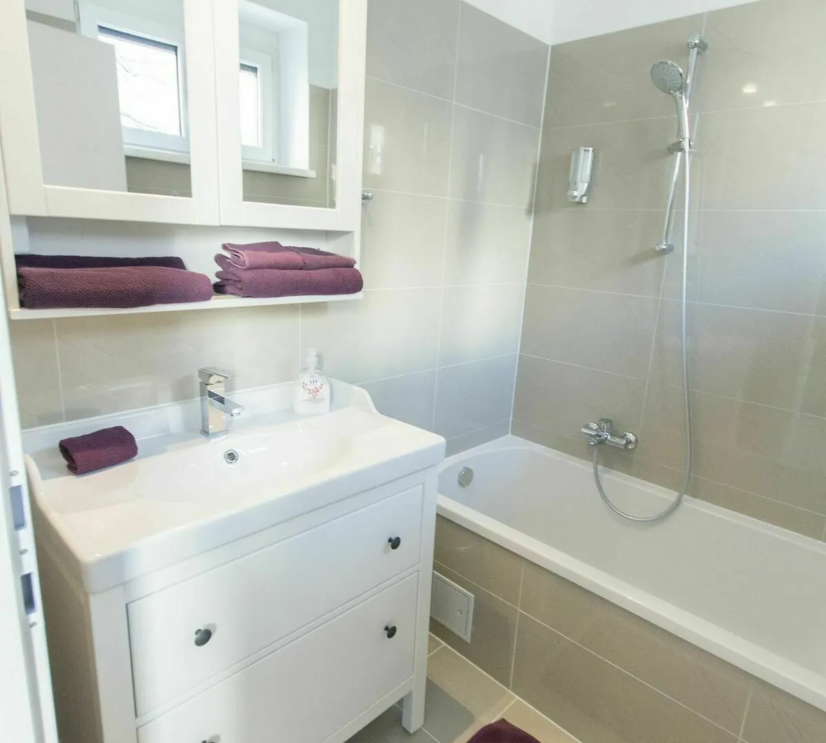 Apartment - Naehe Schottenring Vienna 0*,  Austria